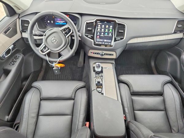 2025 VOLVO XC90