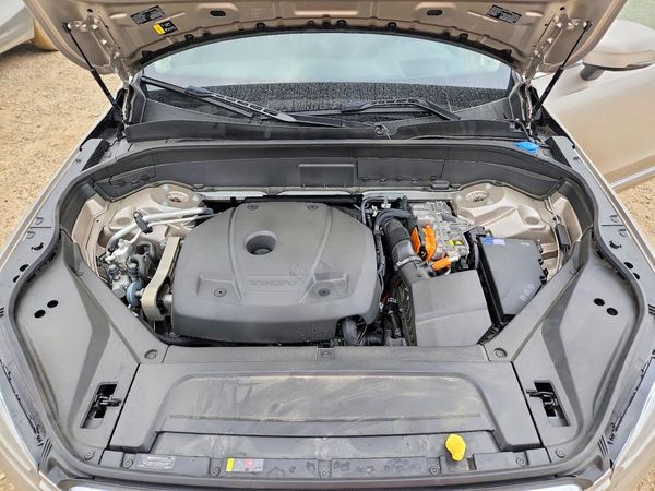 2025 VOLVO XC90