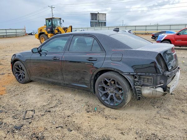2019 CHRYSLER 300