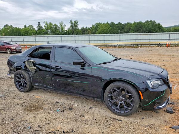 2019 CHRYSLER 300