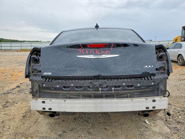 2019 CHRYSLER 300
