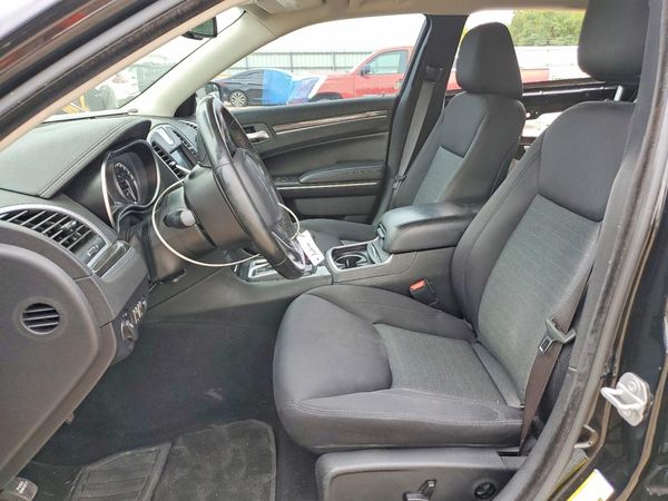 2019 CHRYSLER 300