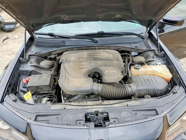 2019 CHRYSLER 300
