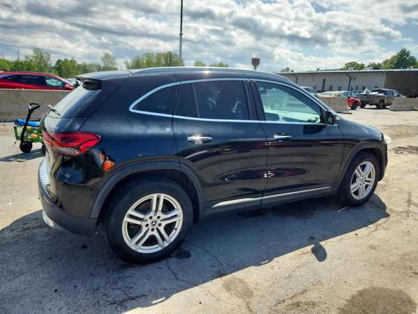 2021 MERCEDES-BENZ GLA