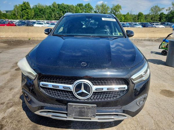 2021 MERCEDES-BENZ GLA