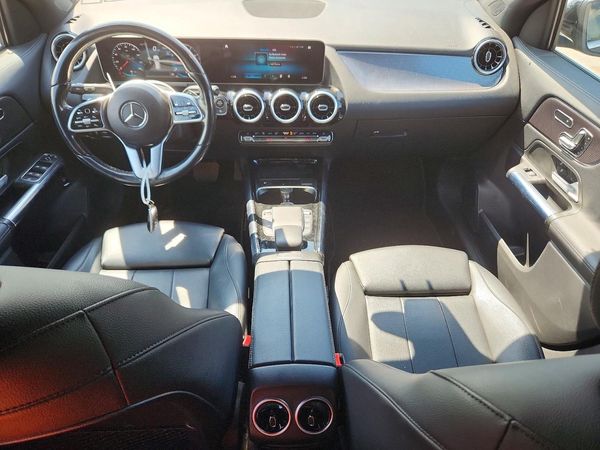 2021 MERCEDES-BENZ GLA
