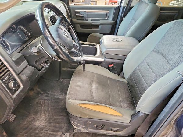 2017 RAM 1500 SLT