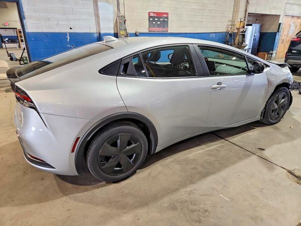 2025 TOYOTA PRIUS