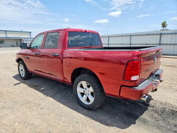 2015 RAM 1500 ST CREW CAB 4X4