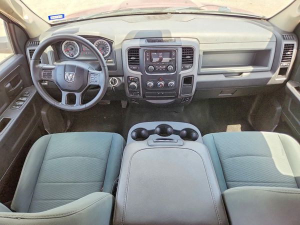 2015 RAM 1500 ST CREW CAB 4X4