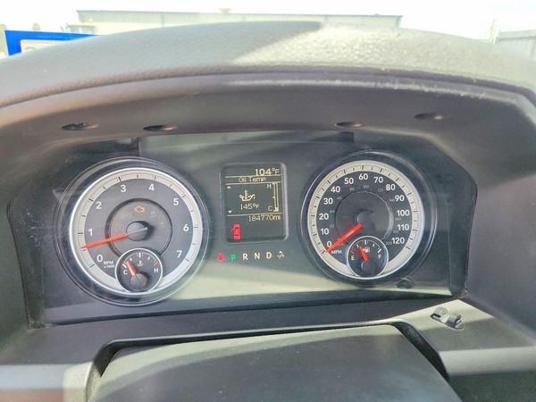 2015 RAM 1500 ST CREW CAB 4X4