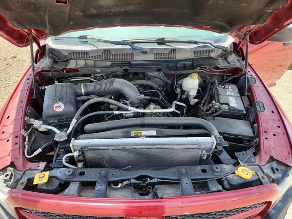 2015 RAM 1500 ST CREW CAB 4X4