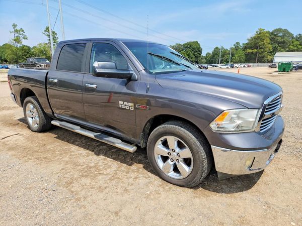 2015 RAM 1500 SLT — Passenger 3/4