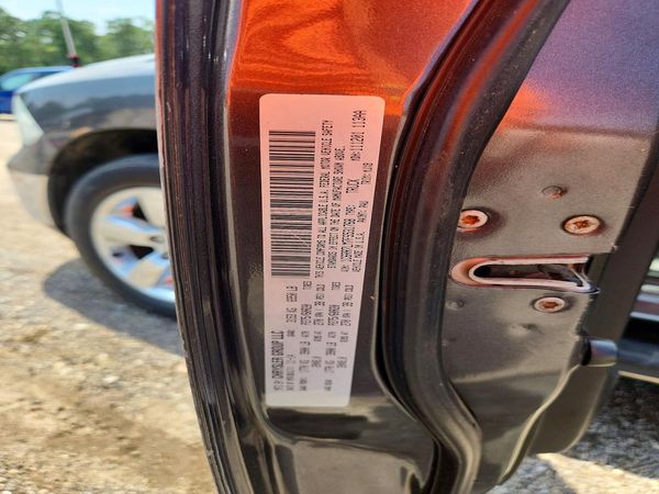2015 RAM 1500 SLT — VINS