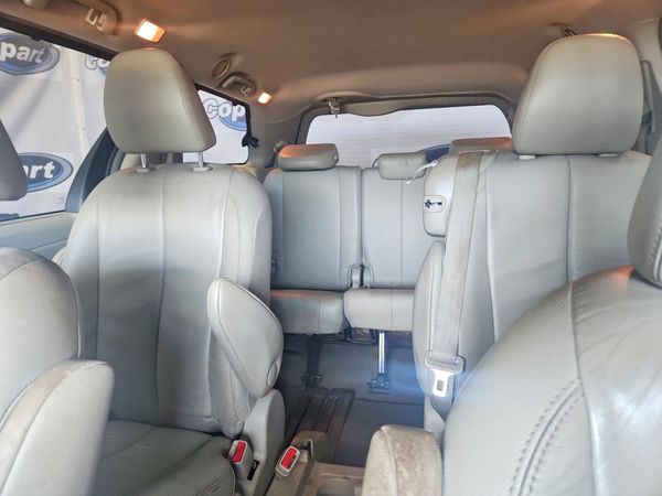 2013 TOYOTA SIENNA