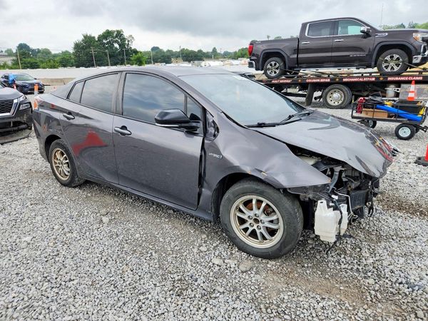 2016 TOYOTA PRIUS — Passenger 3/4