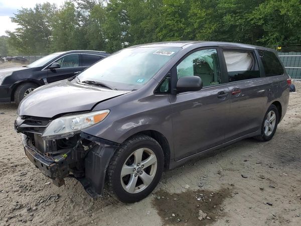 2019 TOYOTA SIENNA L
