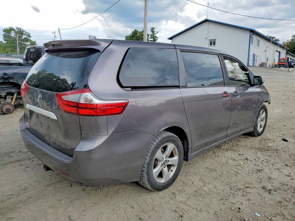 2019 TOYOTA SIENNA L