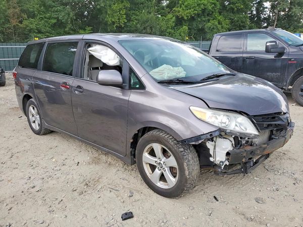 2019 TOYOTA SIENNA L