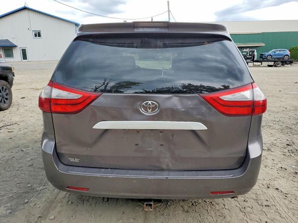 2019 TOYOTA SIENNA L