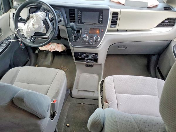 2019 TOYOTA SIENNA L