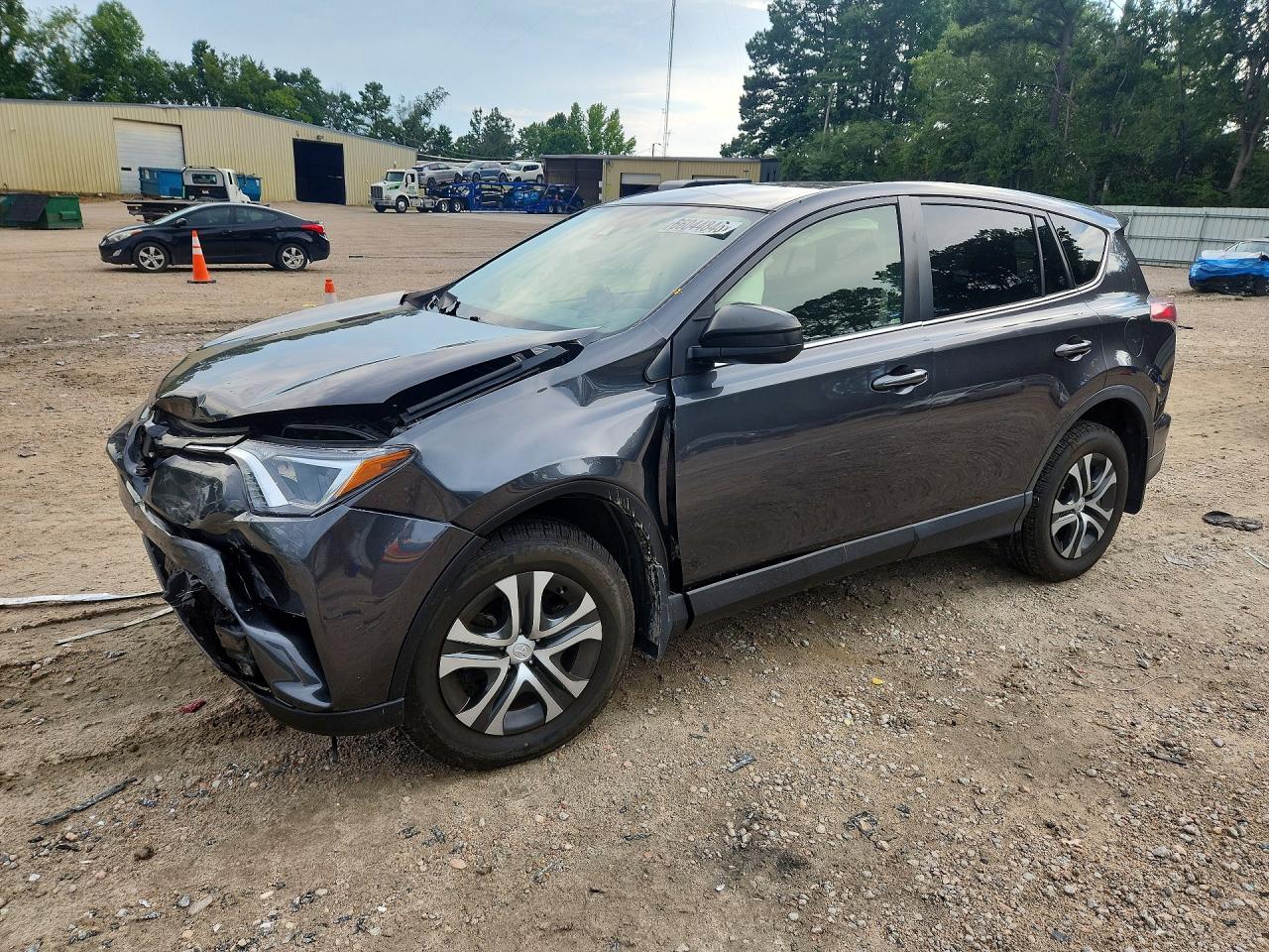 2018 TOYOTA RAV4 LE — Front 3/4