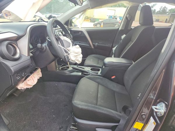 2018 TOYOTA RAV4 LE — DENT