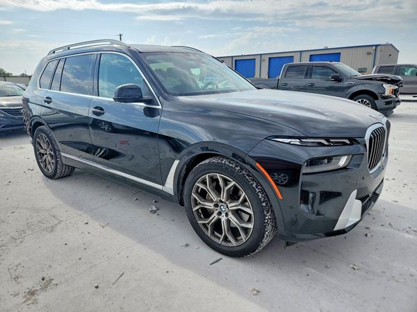 2023 BMW X7