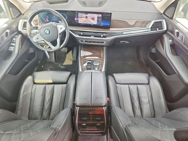 2023 BMW X7