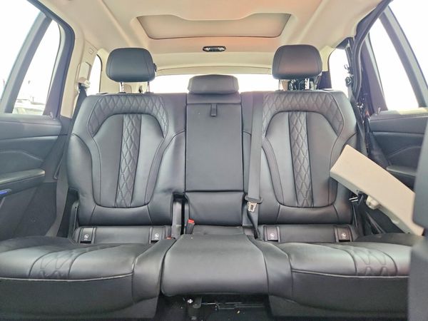 2023 BMW X7