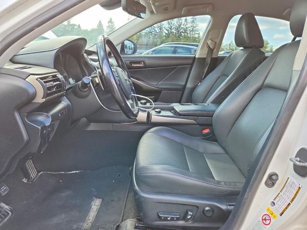 2017 LEXUS IS 200t