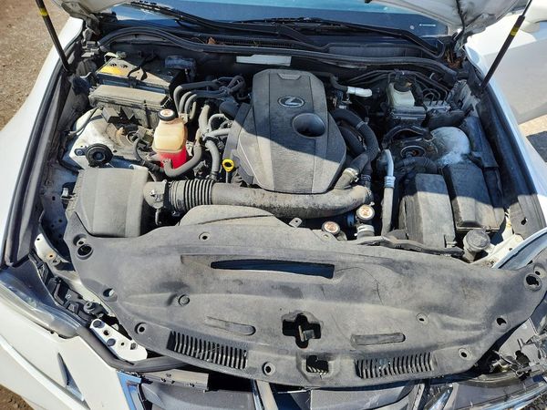 2017 LEXUS IS 200t