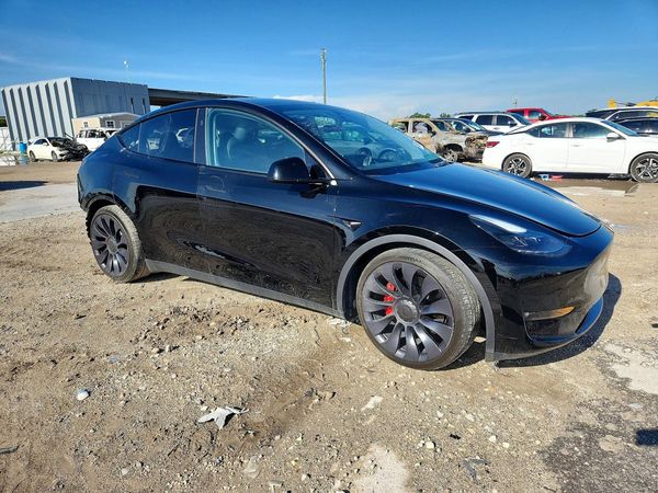 2024 TESLA MODEL Y