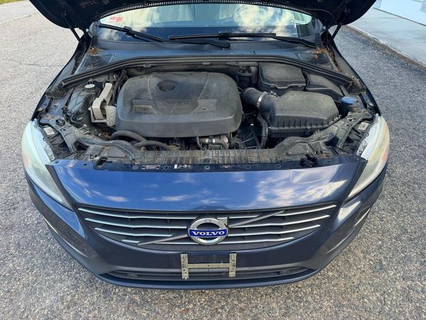 2015 VOLVO V60 Premier (non R design)