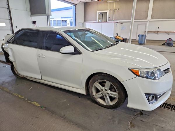 2013 TOYOTA CAMRY