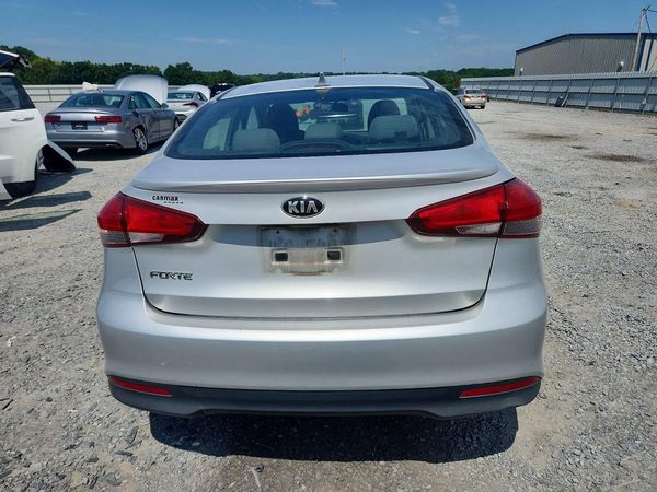 2018 KIA FORTE LX Base