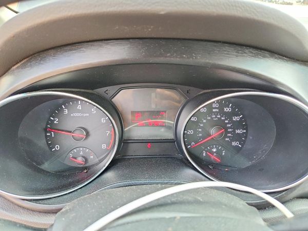2016 KIA SEDONA LX - Middle-low