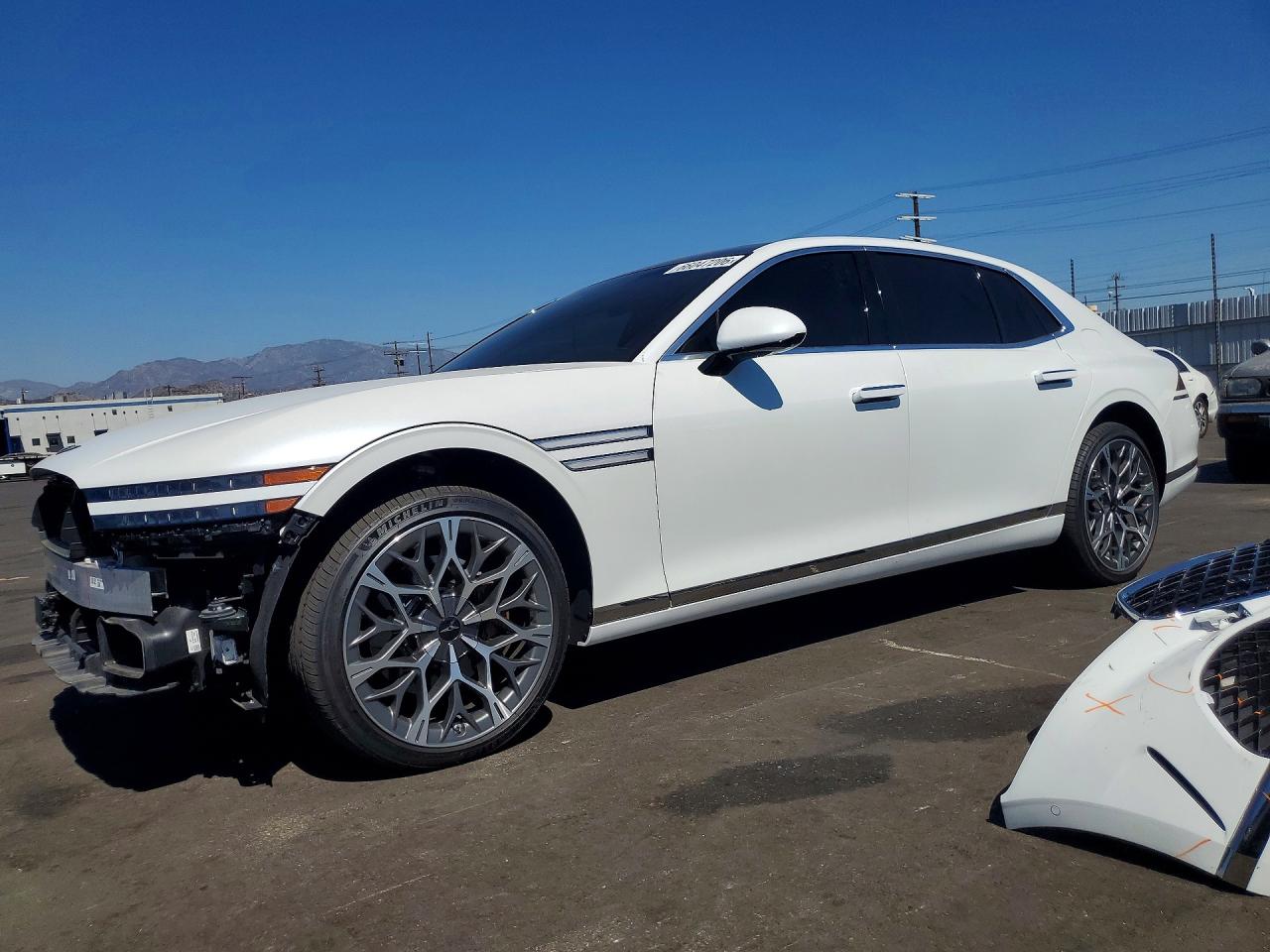 2025 GENESIS G90