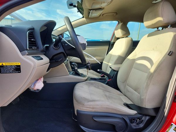 2017 HYUNDAI ELANTRA — DENT