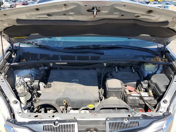 2016 TOYOTA SIENNA