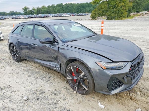 2023 AUDI RS6 quattro