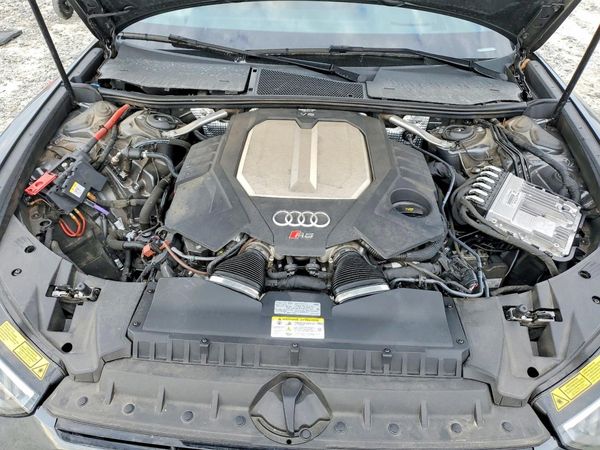 2023 AUDI RS6 quattro