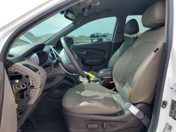 2015 HYUNDAI TUCSON GL (Middle-Low)