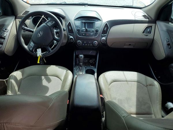 2015 HYUNDAI TUCSON GL (Middle-Low)