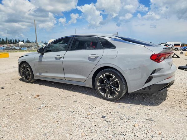 2022 KIA K5