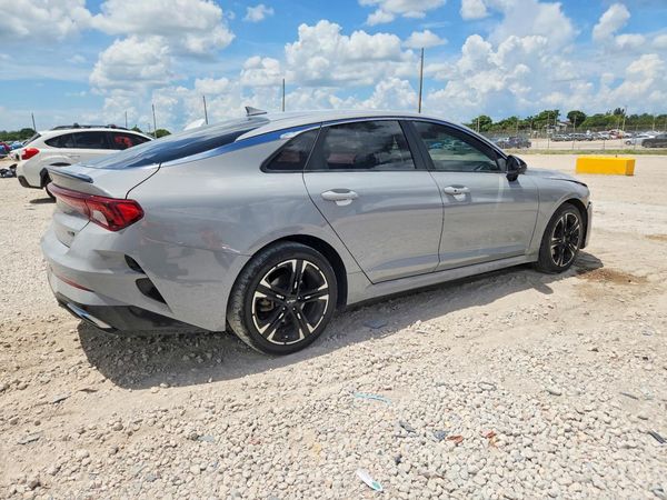 2022 KIA K5