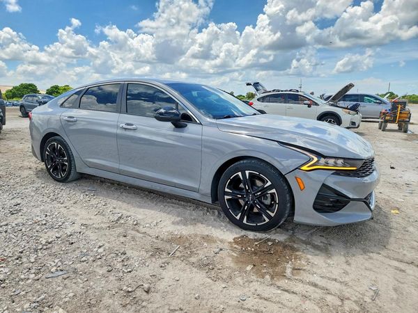 2022 KIA K5