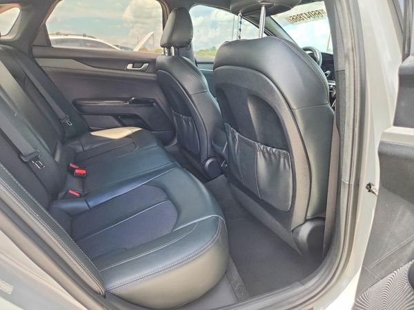 2022 KIA K5