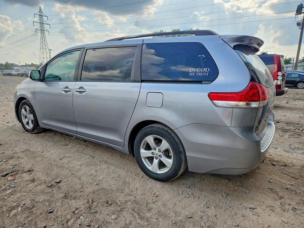 2013 TOYOTA SIENNA