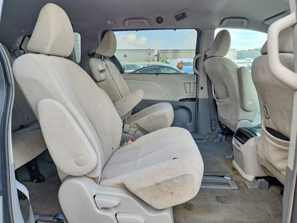 2013 TOYOTA SIENNA